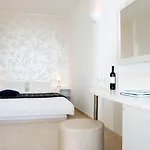 تزيكوس فيلاز 4* ثيرا