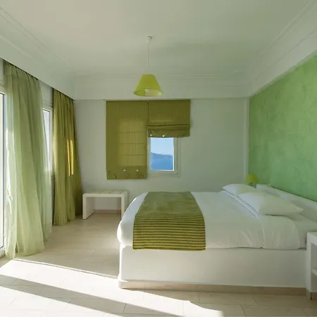 Tzekos Hotel Fira (Santorini)