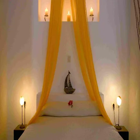 Tzekos Hotel Fira (Santorini)