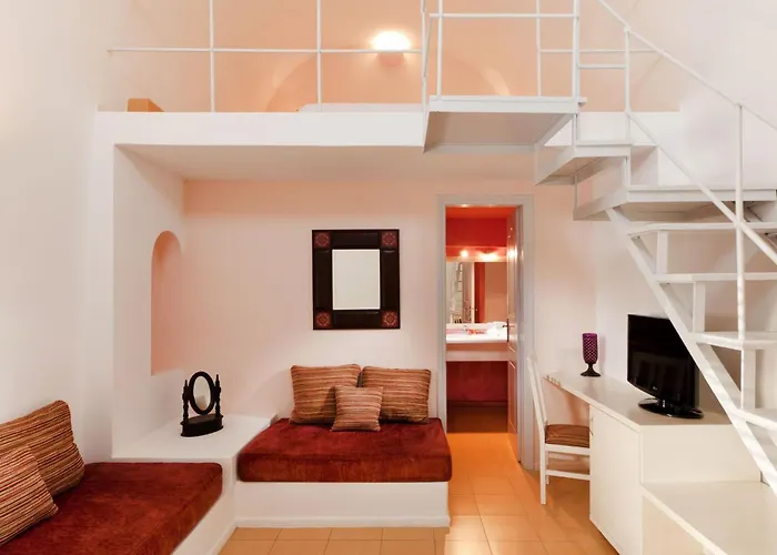 Tzekos Fira (Santorini)