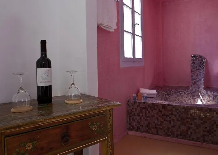 Tzekos Fira (Santorini)