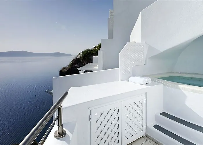 Tzekos Hotel Fira (Santorini)