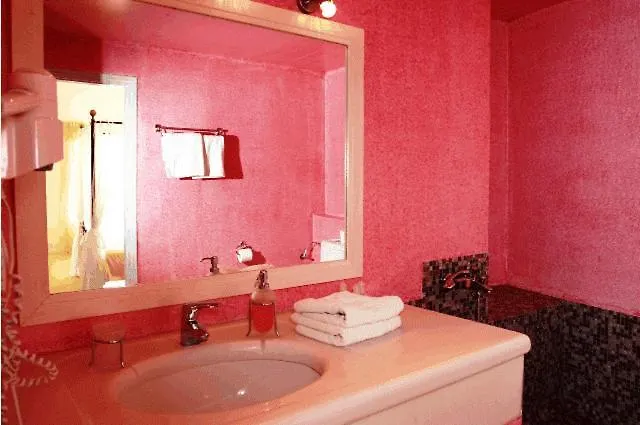 Tzekos Hotel Fira (Santorini)