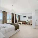 Tzekos מלון 4*