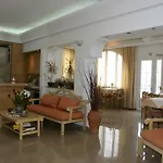 מלון Tzekos 4*