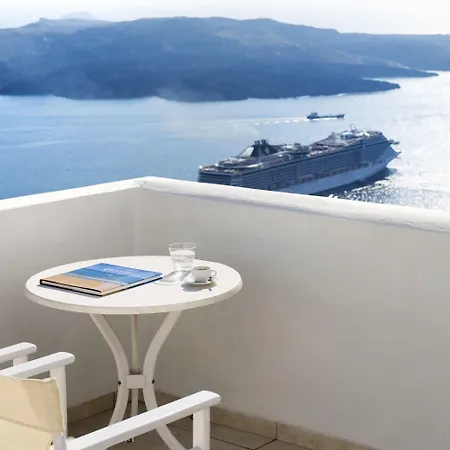 Tzekos Fira (Santorini)